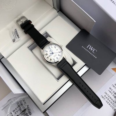 硬货！Iwc327002，万国飞行员马克十八传承腕表，采用原装瑞士Eta2892机芯，40Mm表径。独家渠道进口意大利Santoni牛皮，一条牛皮成本相当于市场