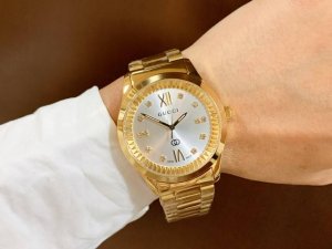 白 玫金 Gucci古驰 最新款这款超美珠拖面腕表盘，打造出众的G-Timeless腕表造型彰显高雅品味，尺寸38Nm