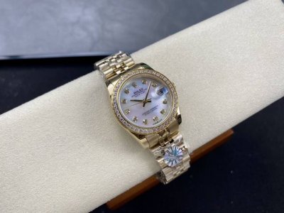女款 劳力士Rolex 单历 日志型31Mm 直径 31Mm 机芯 搭载全自动机械机芯 圈口 劳力士Ringcommand三角坑纹 光圈 钻圈 镜面 防刮蓝宝石