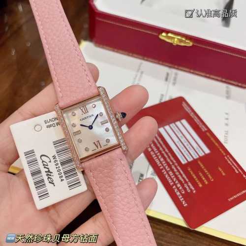 实拍New卡地亚Tank Solo方形腕表新设计打败传统 美出新高度超美喜欢方形手表的亲可以选这款卡地亚Tank 性价比超高 瑞士石英机芯百搭尺寸25.5X33