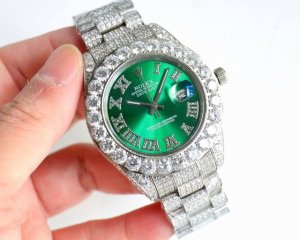 统一价 积家 Jaeger Lecoultre 机芯采用日本9015机芯质量保证三年零返修 积家北宸系列日历型腕表 极具现代气息的双把设计 搭配优雅而不失运动风
