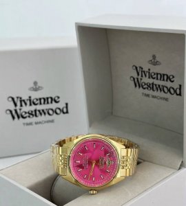 家人们 超显白的火龙果色小金表拿下了！ 妥妥属于夏天的配色 个性时尚潮流 火龙果色搭配金色表带 秒变人群中的亮点 表盘大小37Mm 喜欢大表盘的姐妹不能错过 简