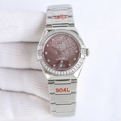 白钻 金钻 第五代 欧米茄 Omega ★★★★★星座29Mm 女款 Factory同步官方升级 Lm3 星座系列已诞生超过半个世纪，如今已更迭到第五代， 1.