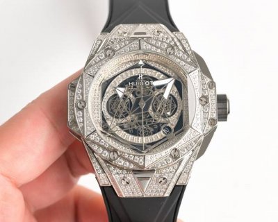 统一价： Hublot 宇舶表 恒宝全新Big Bang Sang Bleu Ii 满天星T钻刺青腕表 再次与知名刺青工作室Sang Bleu合作，推出又款利用