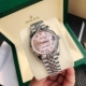 劳力士Rolex女款蚝式日志型腕表！表壳直31毫米。采用904L不锈钢来锻造，具备高抗腐蚀性。搭配劳力士定制版2236蓝游丝全自动机械机芯性能极为稳定，抗震力强