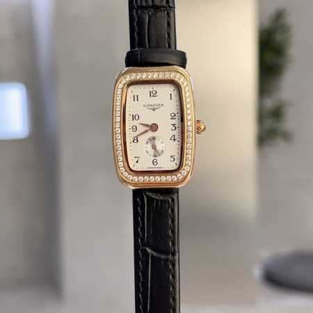 白光 金 ；钻30 2023年浪琴 Longines 马术最新骑仕系列女表！小巧的表款带有方形的特质，并以圆角代替尖锐的方形锋角，原装罗旋纹把头、批P花精钢表针 - 点击图像关闭