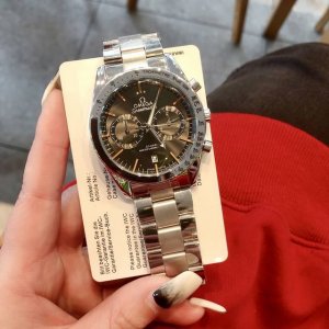 欧米茄海马系列 最新款式 类型：精品男士腕表，机芯：进口真六针跑秒石英机心，实心精钢表带蝴蝶扣，镜面：矿物质强化玻璃浮雕精华 浩瀚大气 匠心独运 腕间瑰宝尺寸：