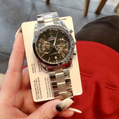 欧米茄海马系列 最新款式 类型：精品男士腕表，机芯：进口真六针跑秒石英机心，实心精钢表带蝴蝶扣，镜面：矿物质强化玻璃浮雕精华 浩瀚大气 匠心独运 腕间瑰宝尺寸：