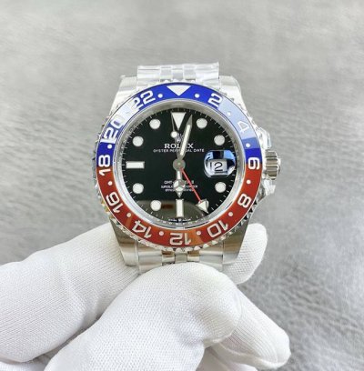 劳力士格林尼治系列，搭载3285机芯！40Mm直径，红蓝可乐圈可乐圈，更换了Ean厂V4圈口！厂出品，出货实拍