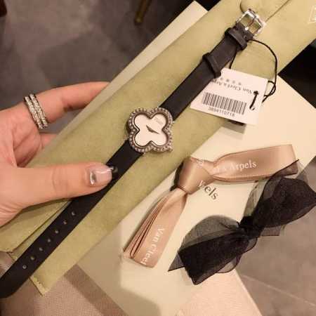 最高版本 独家实拍梵克雅宝Alhambra Vintage四叶草幸运系列 独家控货 港水代购级别版本 小号款式 29.7Mm 蓝宝石玻璃 进口缎质表带 质感超越 - 点击图像关闭