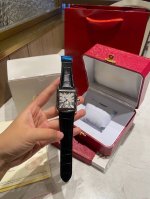 刘德华同款英式坦克系列终级版本，机芯版本方形男士手表，使用原版烤钢蓝表针，使表针色泽均匀永不变色，每个机芯摆不断提高复刻效果精品复刻，独家品质！