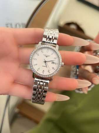 FFF金 钢带20陶瓷40 浪琴-Longines简约大气女款 进口石英机芯 矿物质玻璃镜面 316L精钢表壳 直径30mm厚8mm 该款腕表备受女性喜爱，在不 - 点击图像关闭