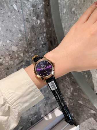 白 金 钢带+20镶钻+20 热卖款！！欧米茄~ Omega女神必备石英腕表 进口石英-3针机芯镀蓝光玻璃镜面316精钢镶钻表壳精钢表带直径36Mm 厚度9Mm - 点击图像关闭