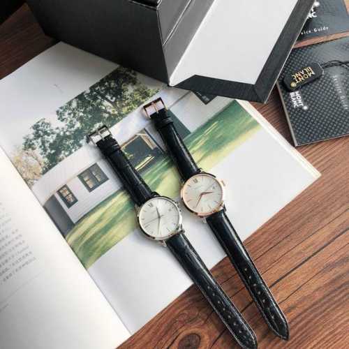 万宝龙Heritage Spirit系列，黑色鳄鱼皮。自动机械男表，超薄经典三针，简单大气，原装瑞士Sw200机芯，上下蓝宝石玻璃，鳄鱼皮表带，生活防水，官价2