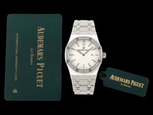 Audemars Piguet爱彼 皇家橡树系列67651Or女士石英腕表～闪耀登场！女神百搭款，闪闪惹人爱！ App购入正品拆解开模，全程Cnc打磨，多次校对