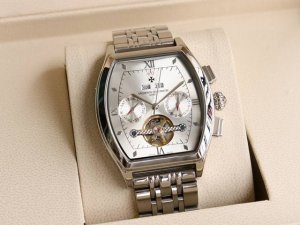 江诗丹顿-Vacheron Constantin 男士腕表 全自动机械机芯 316精钢表壳 高清矿物质镜面 进口小牛皮表带 直径42Mm 厚12Mm 实拍图 该