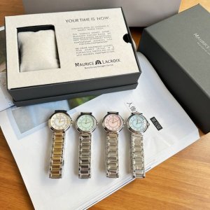 新款 艾美Fiaba系列女士腕表，真正的代工厂p拿出来，保真的货、原装瑞士Eta机芯，表径32Mm，904L不锈钢表带 表壳，蓝色阳光放射饰纹字面，圆环镶嵌46