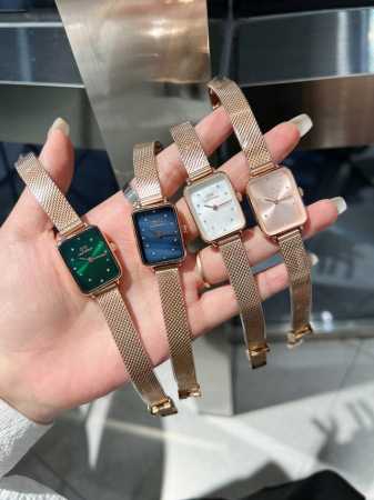 Dw 新品低调奢华女款，钻面小方表 石英机芯，合金材质与白金电镀，整体质感和气质都变了，精致感upup搭配小巧壳形，上手效果完美！尺寸26Mm双按扣 牛皮表带 - 点击图像关闭