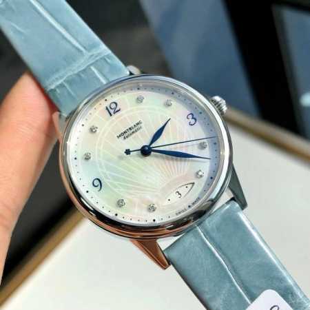 宝曦系列是万宝龙女士腕表的重要佳作，为精致迷人、魅力独具的现代女性度身打造，其蕴含的自信真我态度、永恒优雅气质，尽现“宝曦女性精神”：我心由我。该系列以略呈弧形 - 点击图像关闭