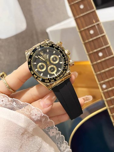 劳力士Rolex宇宙计型迪通拿腕表！进口石英机芯，矿物质超强玻璃，钢带表带，佩戴舒适！直径40Mm，颜色更突出，光泽更明亮