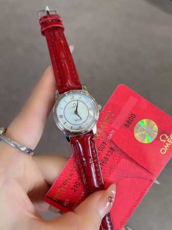 玫金 .钻+20 OMEGA欧米茄碟飞系列27mm32mm女士石英腕表！吸引了众多忠实支持者。此系列表款风格简约，外观雅致华美，彰显着引人瞩目的隽永美感低调朴实 - 点击图像关闭