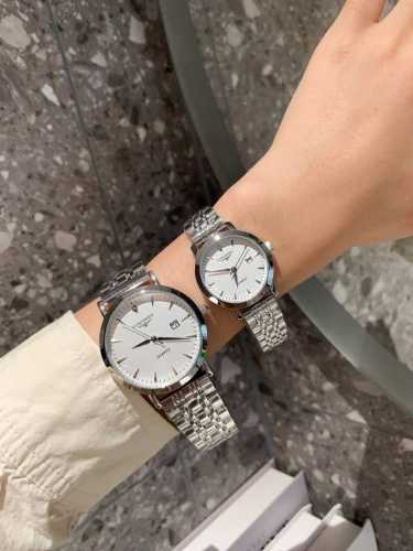 白 金330最新经典浪琴-Longines 情侣对表 原装进口石英机芯 钢化玻璃 316L精钢表壳 直径男40Mm女30Mm 厚8Mm如果今天的阳光停止了它耀眼