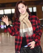 上新 160%山羊绒 爱马仕 采用内蒙古山羊绒，2025最新款男女通用情侣款重磅推荐 经典的格子，永不过时非常保暖柔软亲肤，不扎脖经典设计太美了赶紧下手吧中性款