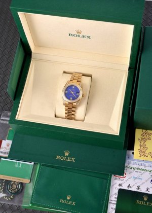 珍珠贝母彩色表盘 四耳位镶钻的腕表 ，劳力士日志型 Datejust 31系列，是劳力士专为女性设计的经典款型。 DDD 核心特征与对应型号要点 DDD 1.