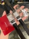 白光 金 卡地亚坦克系列复古腕表 Tank 坦克系列！字面采用立体凸出，316L精钢版，情侣对表，进口瑞士机芯，三码合一。中号27Mmx34Mm，小号尺寸24M