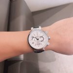 Lv Lv Lv 路易威登尺寸：42X13Mm功能：夜光，跑秒计时，时尚配戴，高端设计，316L精钢，特别监工打造，进口机芯、电池。无可挑剔的精致，一定要给亲您