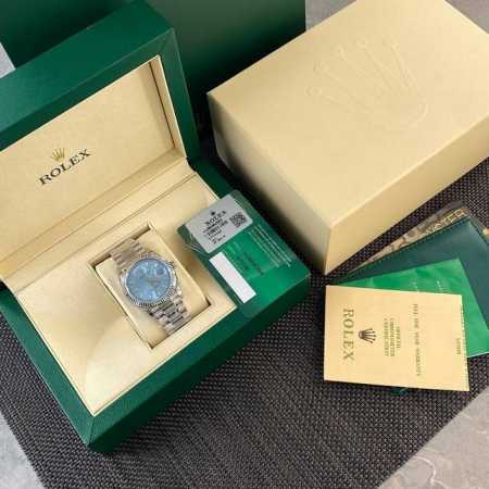 劳力士星期日历型_ Day-Date，经典之王 日志 真真正正的白金款冰蓝钻盘来啦，最顶级版本表盘尺寸36Mm！ 对标正品！整表克配重180左右 上手沉甸甸，手 - 点击图像关闭