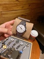 品牌：欧米伽-Omega 型号：典雅蝶飞系列男士机械腕表 机芯：搭载全自动机械机芯