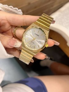 品牌：卡西欧，机芯：石英机芯 ，镜面：顶级金钢镀膜镜面。。尺寸：直径38Mm