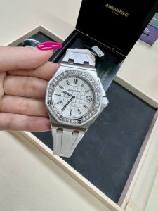 Rxw新品推出 二针瑞士原装石英机芯，牛奶白 DDD 型号67540Sk，67540Ok DDD Ap爱彼皇家橡树离岸系列37Mm石英女表，此款爱彼是女款，复刻