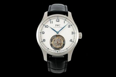 Rms 万国陀飞轮新款推出 尺寸43Mm 在Iwc万国表 只有经验最为丰富的制表大师才被赋予打造陀飞轮腕表这一珍品的重任 并全权负责 直至最后一个工序 早在上世