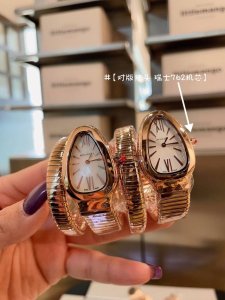 白 金 钻20 Bvlgari 宝格丽 升级版本，采用进口瑞士机芯，表壳表带精钢材质，表把头升级与原版颜色形状完全吻合。完美复刻蛇形经典，精致细腻的做工白富美专