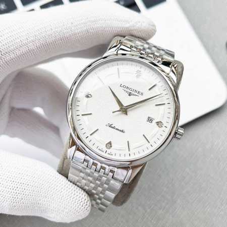 白壳 金 钢带加20最新推出 浪琴-LONGINES 顶级316精钢超A级打磨 三维立体效果尽显质感档次 对表壳的四个角弧度进行改善 表盘颜色弧度更契合 搭载全 - 点击图像关闭