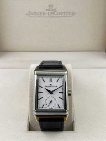 Reverso Tribute翻转系列小秒针腕表 手动上弦机械，动力储存45小时 尺寸：45.6 X 27.4 X 8.5 316精钢打造，蓝宝石玻璃 经典之作 - 点击图像关闭