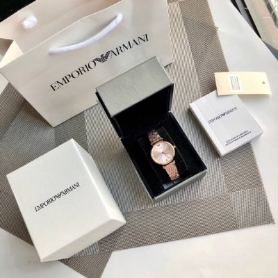 Armani 阿玛尼女表。小仙女必备！型号Ar11059、表盘32Mm 完美尺寸！作为最受欢迎的款式之一，就一定会有各种层出不穷的版本。请认准独家品质 区分市场