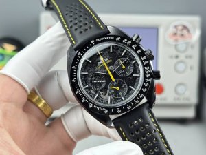 新款第二代“全陶瓷工艺”阿波罗-Bls新品 首次采用“全陶瓷”工艺，欧米茄 最新超霸系列 月之暗面腕表，陶瓷是一种通过高温烧制而成的无机非金属物质。这一材质可以