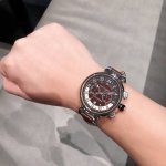 Lv 路易威登时尚首选隆重推出，本人最喜欢的绅士风男款日本跑秒计时石英机芯，尺寸：42Mm 厚度：13Mm功能：夜光，跑秒计时时尚配戴，316精钢金属外壳，超爆