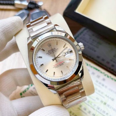 品牌：劳力士-Rolex，新款火热来袭时尚男士石英腕表采用超强矿物质高清玻璃镜片，进口石英机芯，带日历，高强度实心钢带！手表整体设计简约大方，呈现你的王者气质表