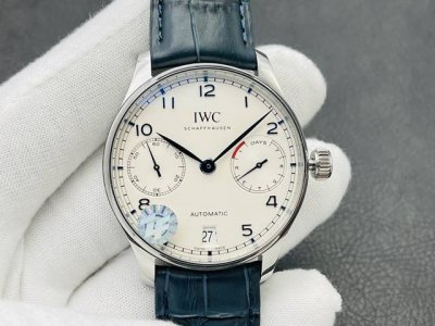 V5升级版 Iwc万国葡7－葡萄牙系列 七日链 ！ 1搭载定制版C.52010自动机械机芯！ 2独立小秒针，真动能指示！ 3蓝宝石玻璃镜面！ 4定制版意大利牛皮