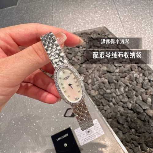 浪琴 圆舞曲Mini款 一直想买的一款极小极精致的手表 它来啦尺寸是18X25哟 2015年瑞士著名钟表制造商浪琴表推出全新圆舞曲系列腕表Longines Sy