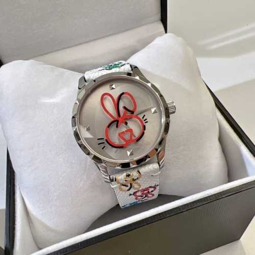 Gucci G- Timeless 系列w碗表，为了庆祝兔年，品牌推出色彩靓丽的全新设计腕表，表盘直径为38 Mm，精钢表壳，玻璃上饰有gucci兔子印花，皮