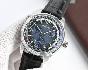 Twa出品 Jaeger-Lecoultre 积家 北宸系列 Geographic Wt地理学家世界时腕表采用蓝黑渐变色与全黑色表盘 腕表的凸缘显示全球24个时