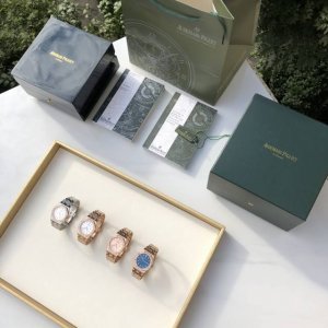 硬货 爱彼皇家橡树系列67651的玫瑰金女士钻石石英腕表 爱彼皇家橡树系列独有的八角形外观还拥有爱彼独特的设计风格也将女士优雅风格融入其中 深受女明星们的爱戴