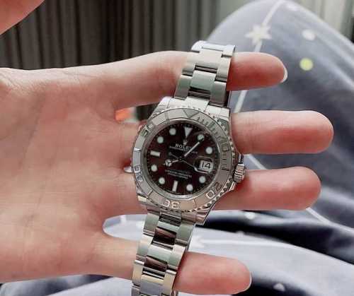 终于入手116622，个人心中最美游艇 水鬼烂大街的时代，偶然看到这块游艇，低调又与众不同，正装运动都可驾驭，特别是那个不羁的小蓝针，真的中毒了！不超工价的价格