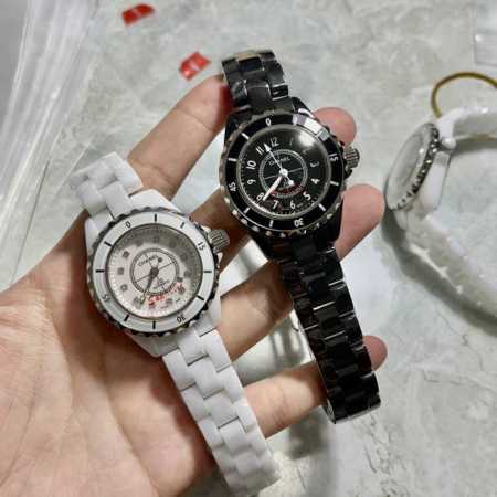 Mm女装自动机械 Chanel J12 33Mm经典女装自动机械款 配置高密度陶瓷表链表壳&原装日本精工机 返修率极低33Mm适合大部分女生手腕 好看超百搭 - 点击图像关闭