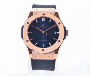 新高度：恒宝 Hb B0 经典融合系列，宇舶 45Mm 原版开模，耗时16个月，技术突破三大亮点：1：表壳采用同一致的钛金属打造而成，此款乃抛光拉丝面，采用普通